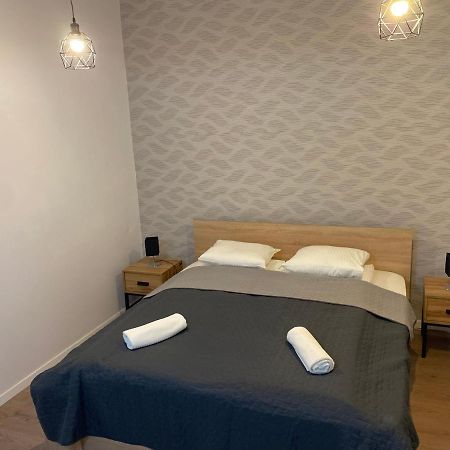Fressh House Apartment Sincraieni Luaran gambar