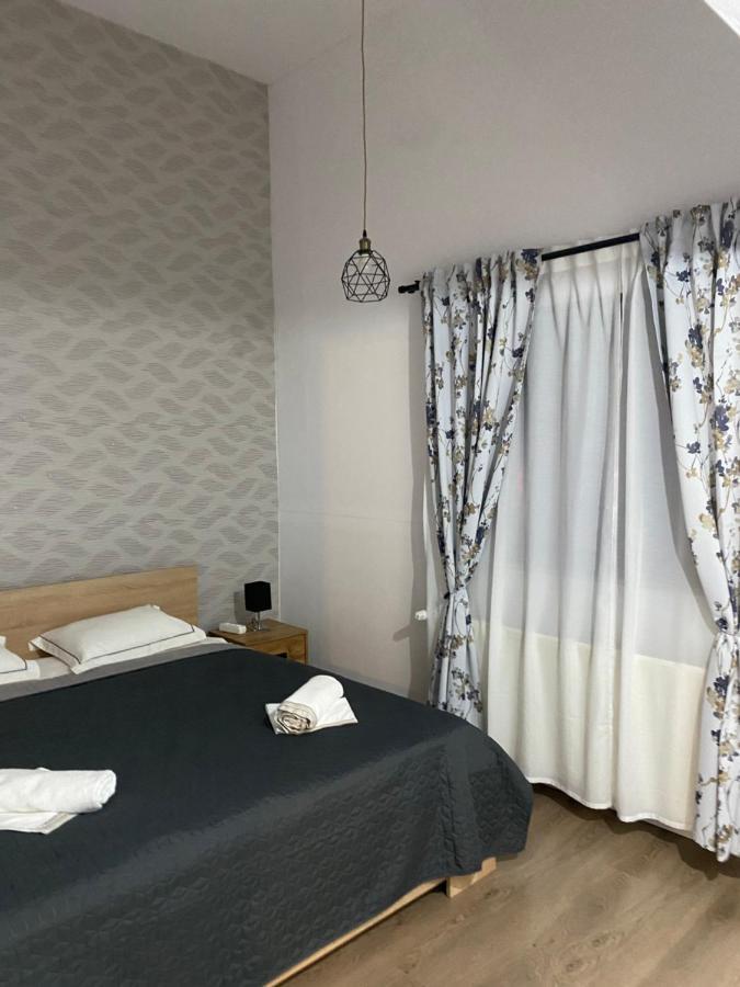 Fressh House Apartment Sincraieni Luaran gambar