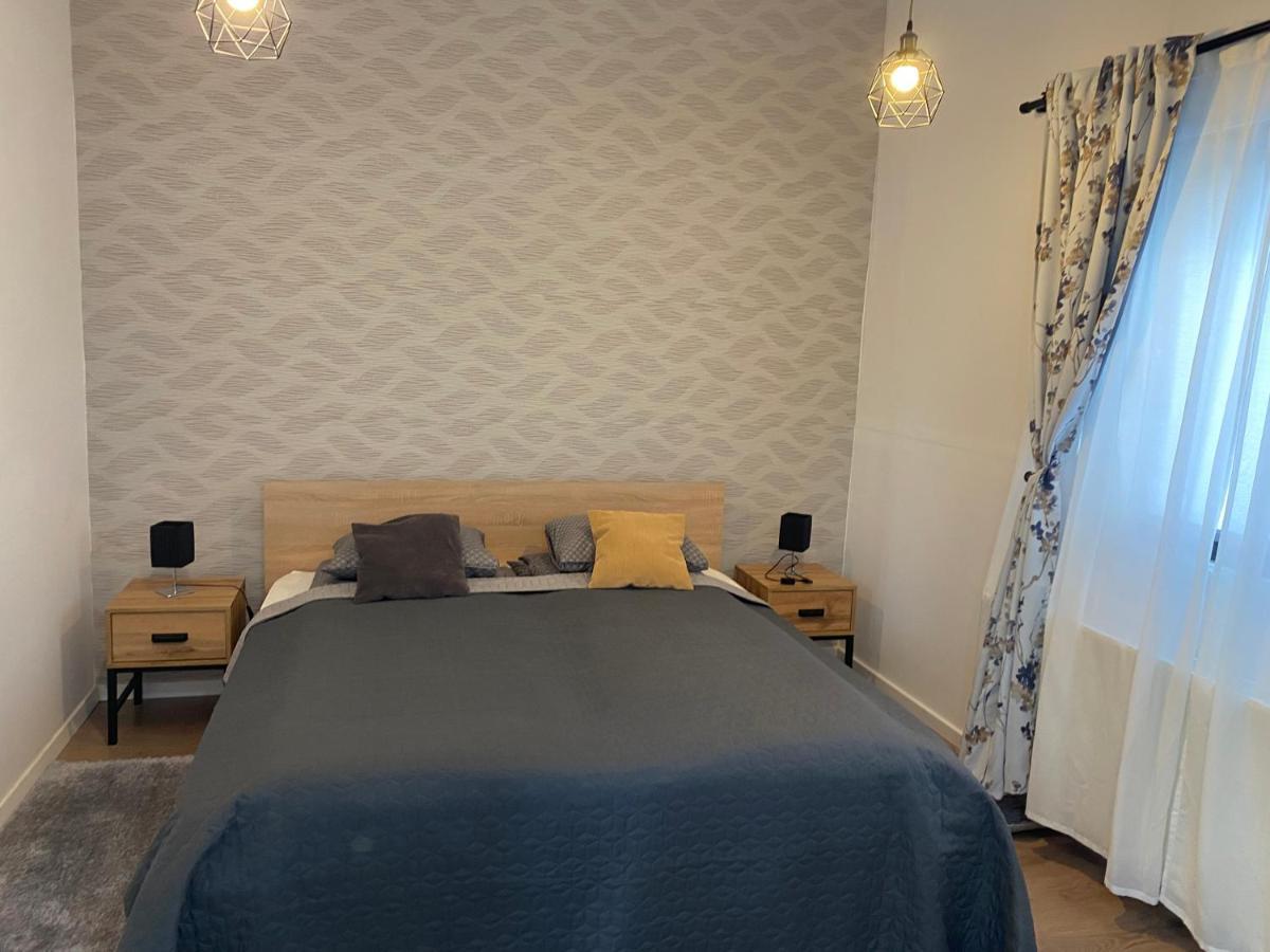 Fressh House Apartment Sincraieni Luaran gambar