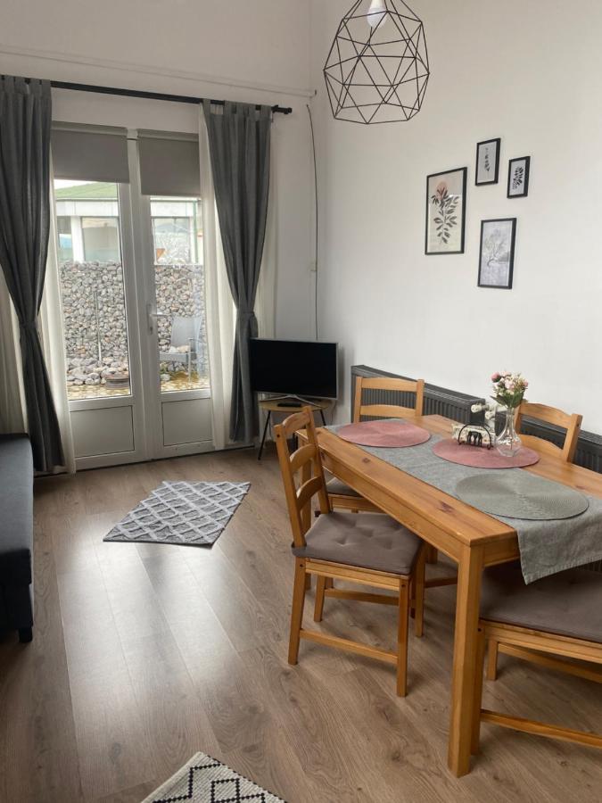 Fressh House Apartment Sincraieni Luaran gambar