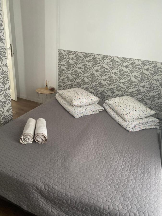 Fressh House Apartment Sincraieni Luaran gambar